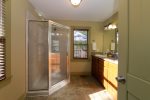 Master Bathroom En Suite